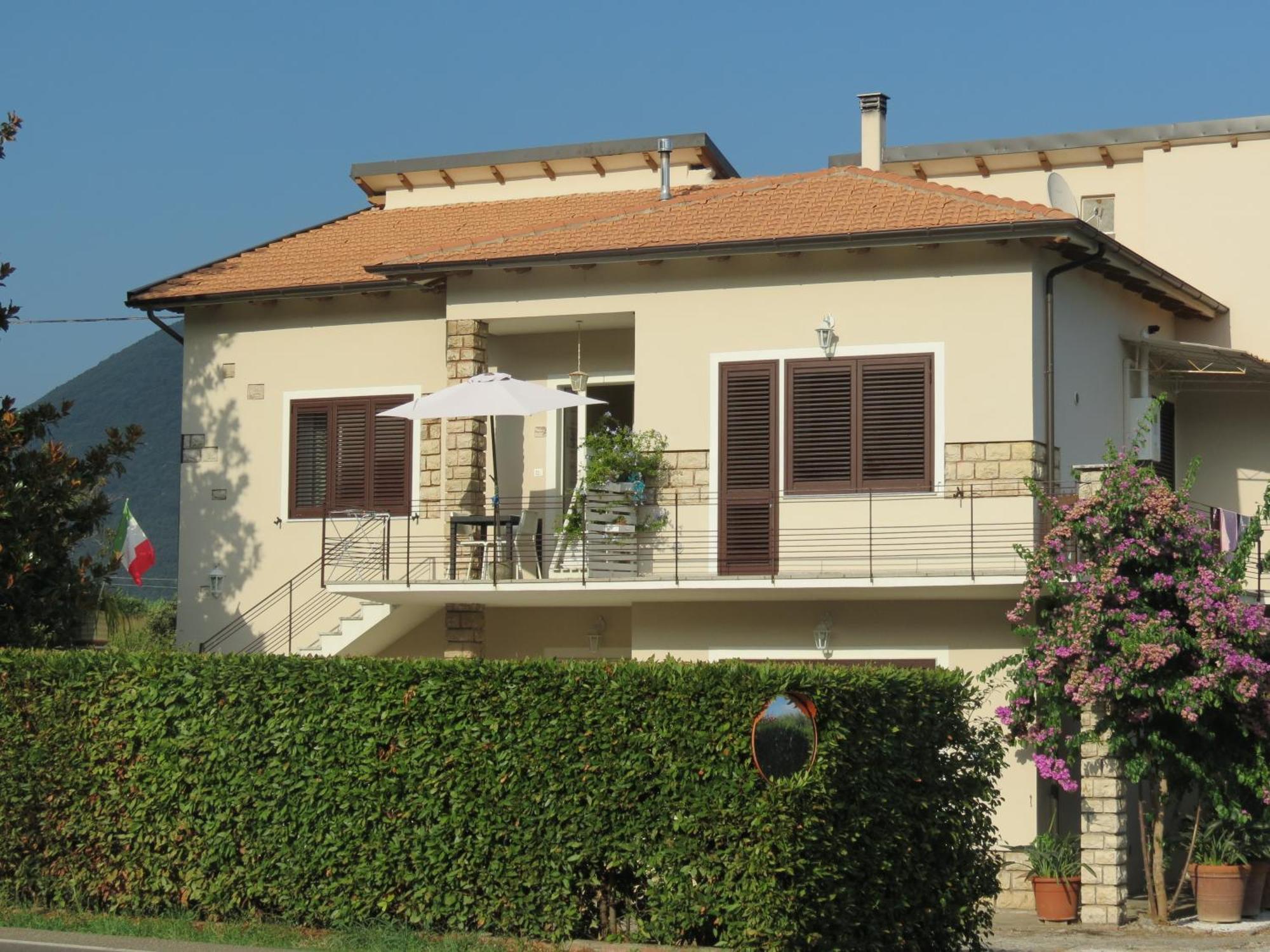 Casa Vacanze “Bouganville” Loc Avane Pisa Векк'яно Екстер'єр фото