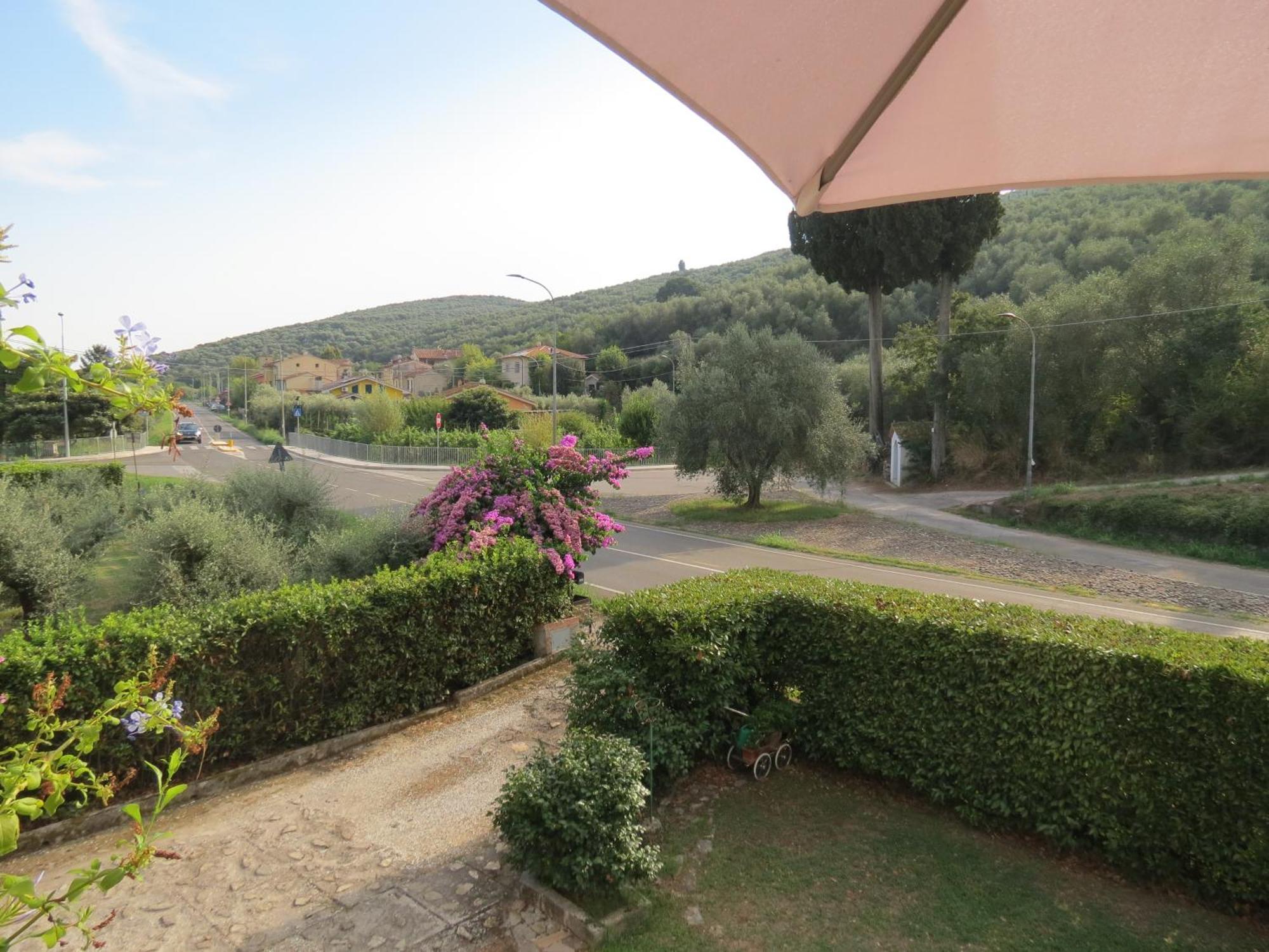 Casa Vacanze “Bouganville” Loc Avane Pisa Векк'яно Екстер'єр фото